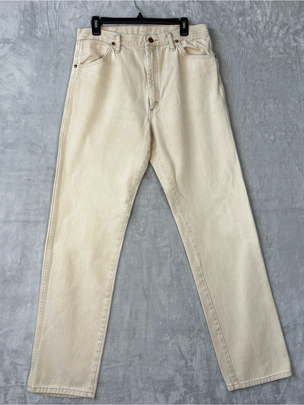 Wrangler 13MWZ Cowboy Cut Original Fit Men's White Jeans Size 35x34 Fits (33x33)